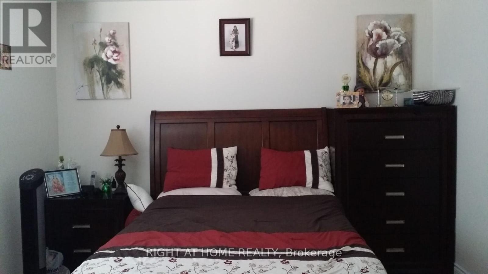 33 Abercrombie Crescent, Brampton, Ontario  L7A 4N1 - Photo 17 - W13691336