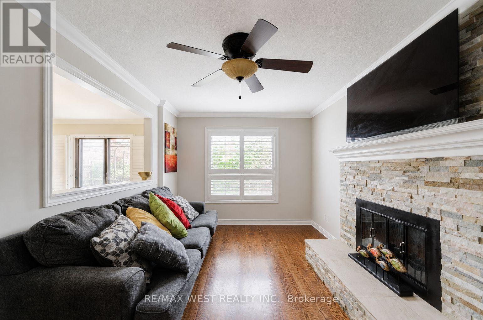 8 Ballycastle Crescent, Brampton, Ontario  L6Z 2V5 - Photo 17 - W13691348
