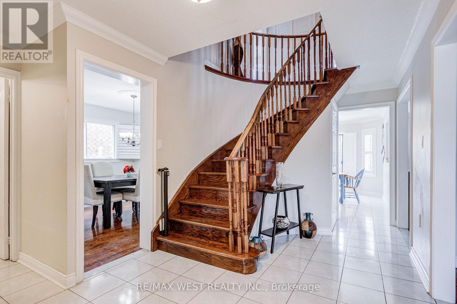8 Ballycastle Crescent, Brampton, Ontario  L6Z 2V5 - Photo 6 - W13691348
