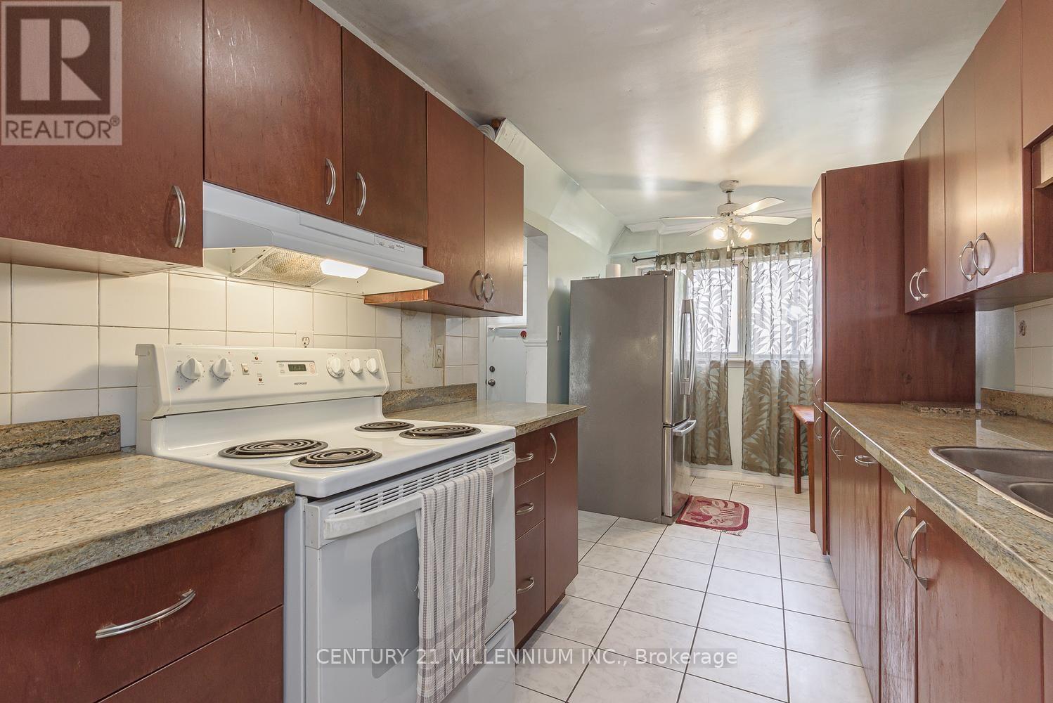 336 Fleetwood Crescent, Brampton, Ontario  L6T 2E7 - Photo 11 - W13691354