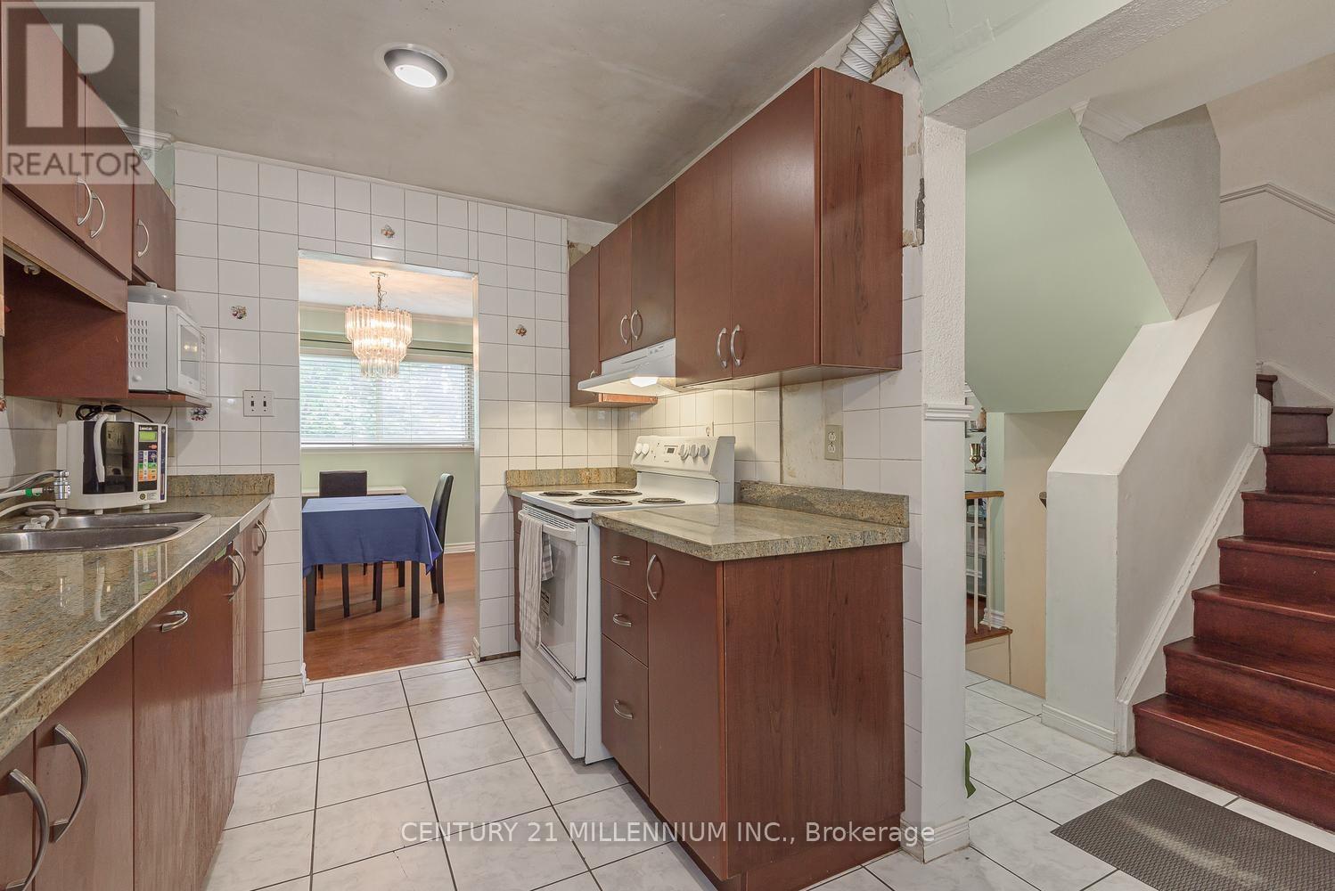 336 Fleetwood Crescent, Brampton, Ontario  L6T 2E7 - Photo 13 - W13691354