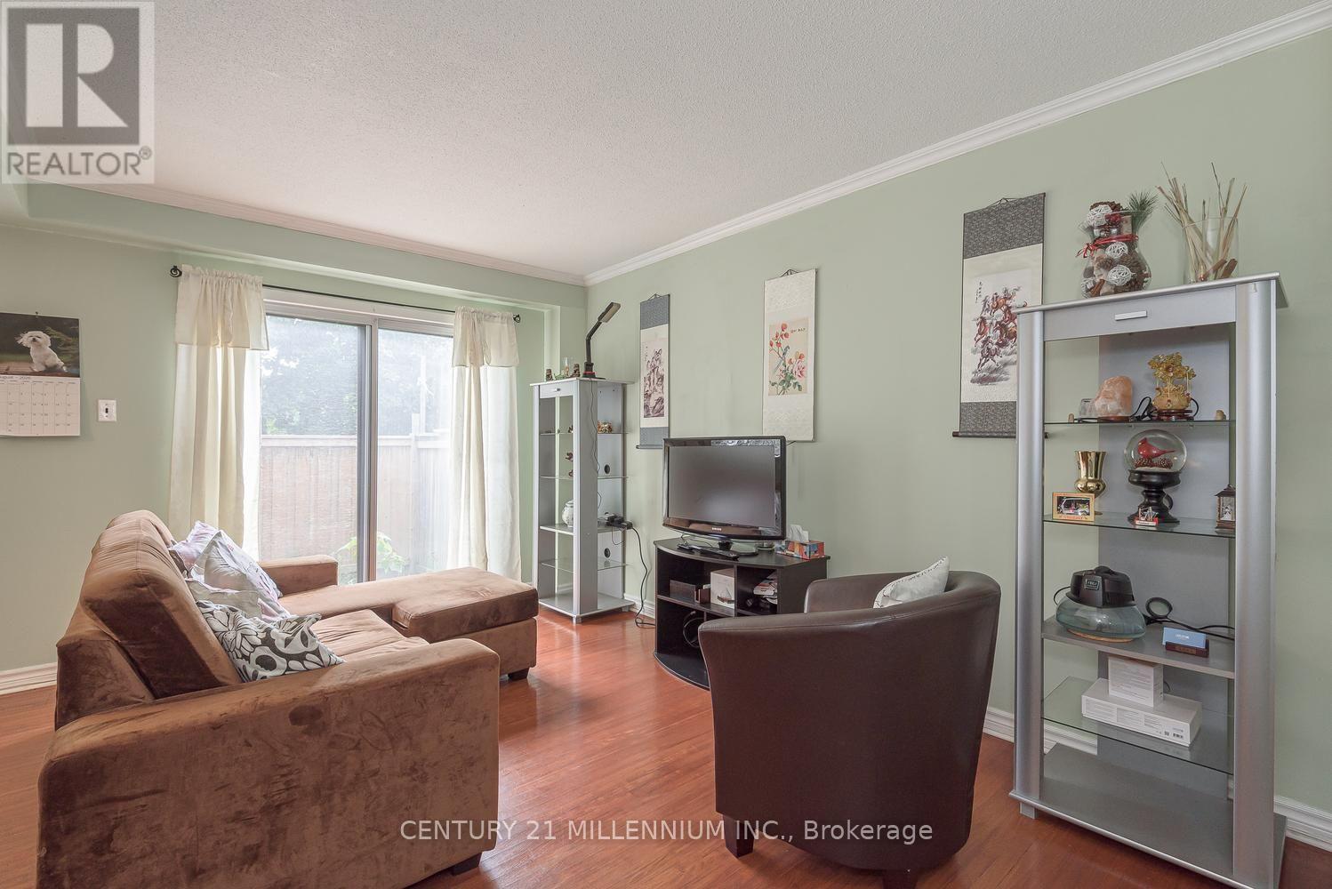 336 Fleetwood Crescent, Brampton, Ontario  L6T 2E7 - Photo 7 - W13691354