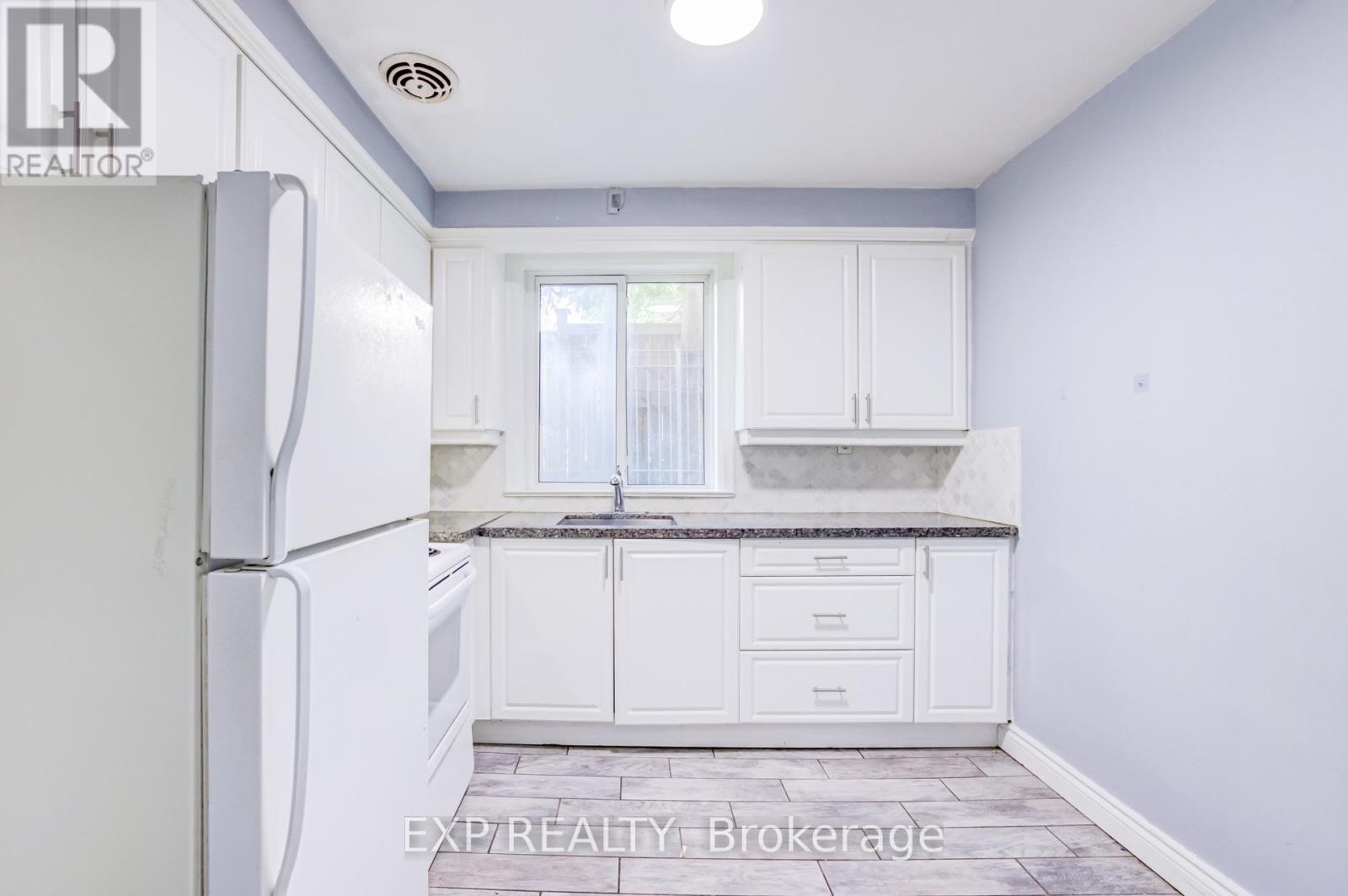 Lower - 767 Marlee Avenue, Toronto, Ontario  M6B 3J8 - Photo 4 - W13691380