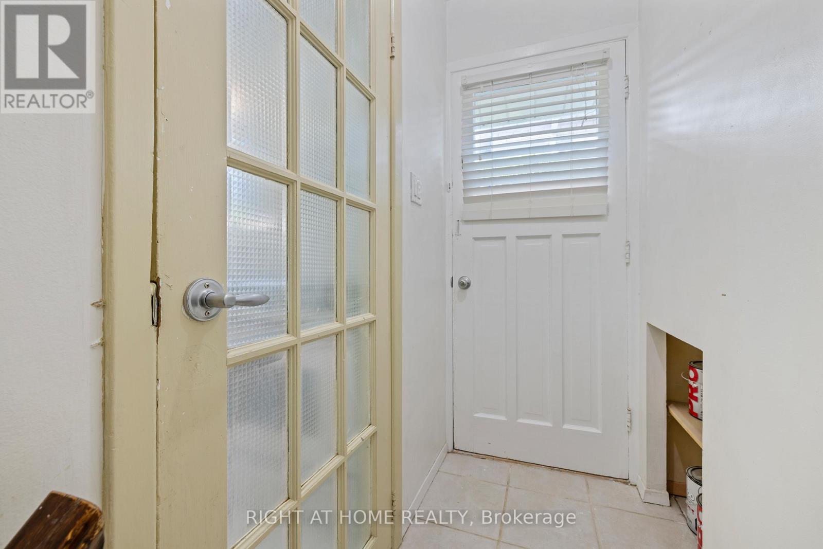 1147 Saturnia Crescent, Mississauga, Ontario  L4Y 2M2 - Photo 14 - W13691384