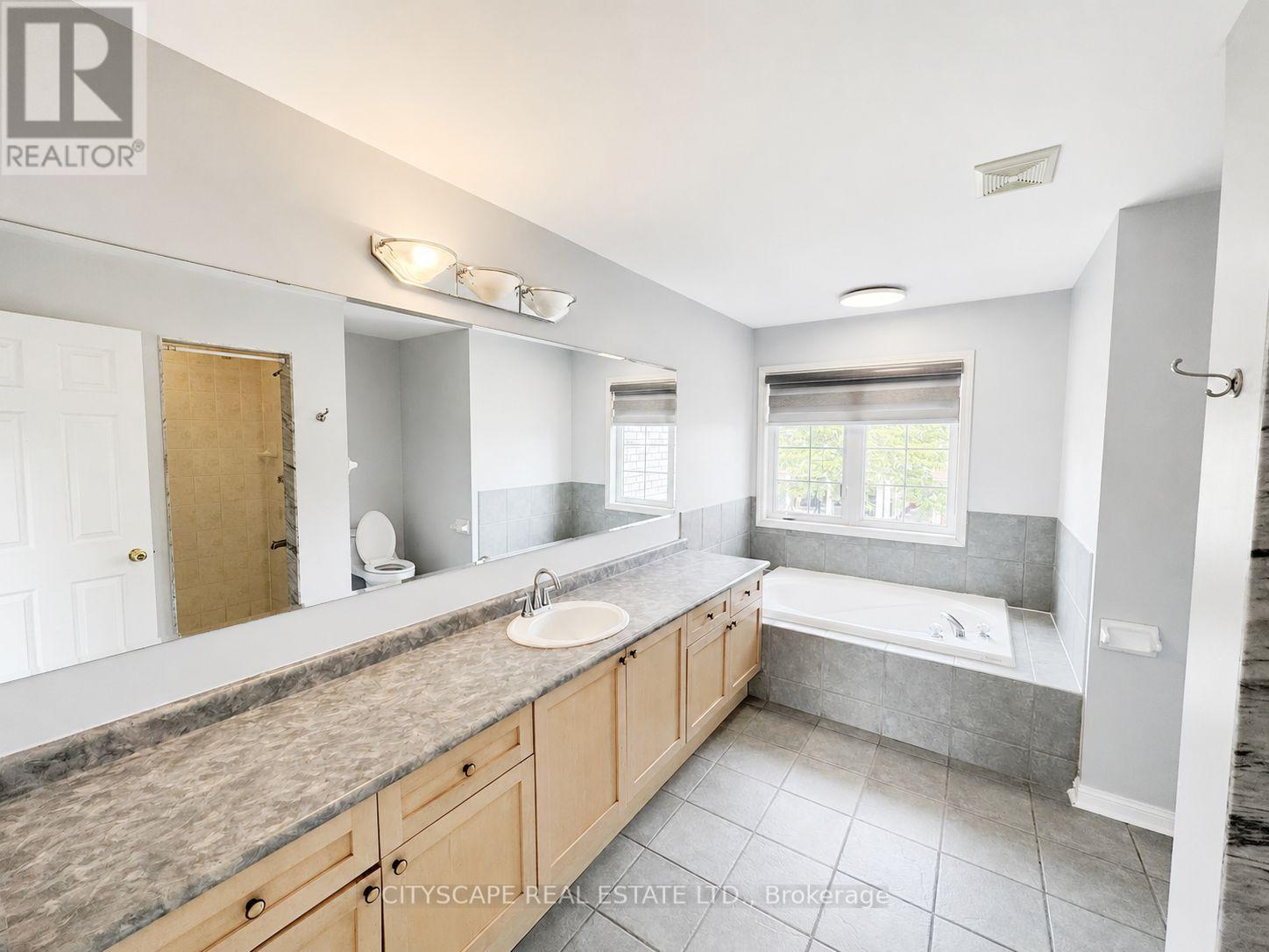19 Selhurst Drive, Brampton, Ontario  L6P 1A2 - Photo 25 - W13691444