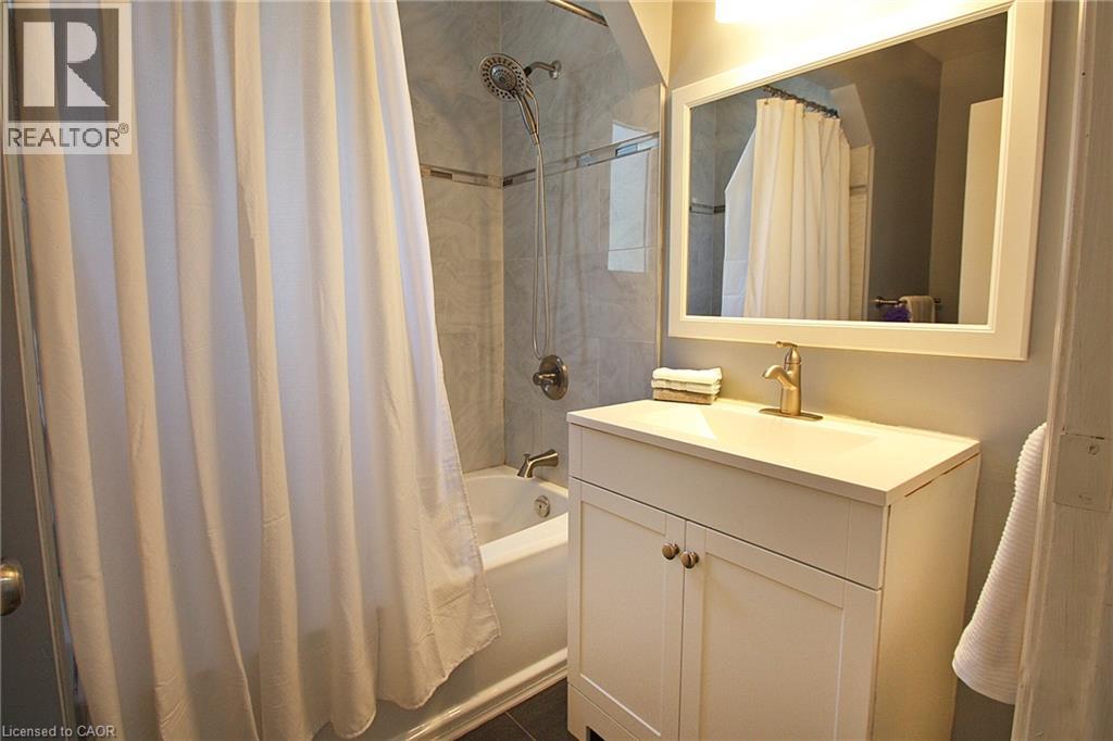 7 Lampton Place, Hamilton, Ontario  L8H 6J7 - Photo 20 - 40855366
