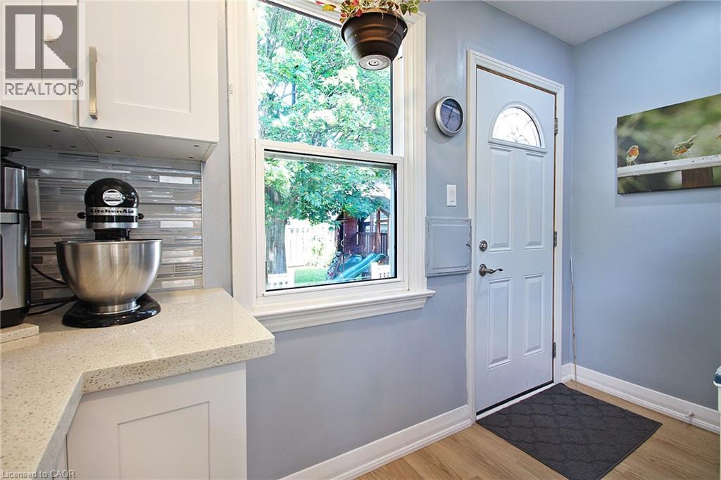 7 Lampton Place, Hamilton, Ontario  L8H 6J7 - Photo 6 - 40855366