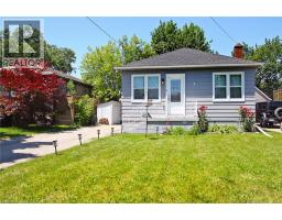 7 LAMPTON Place, Hamilton, Ontario