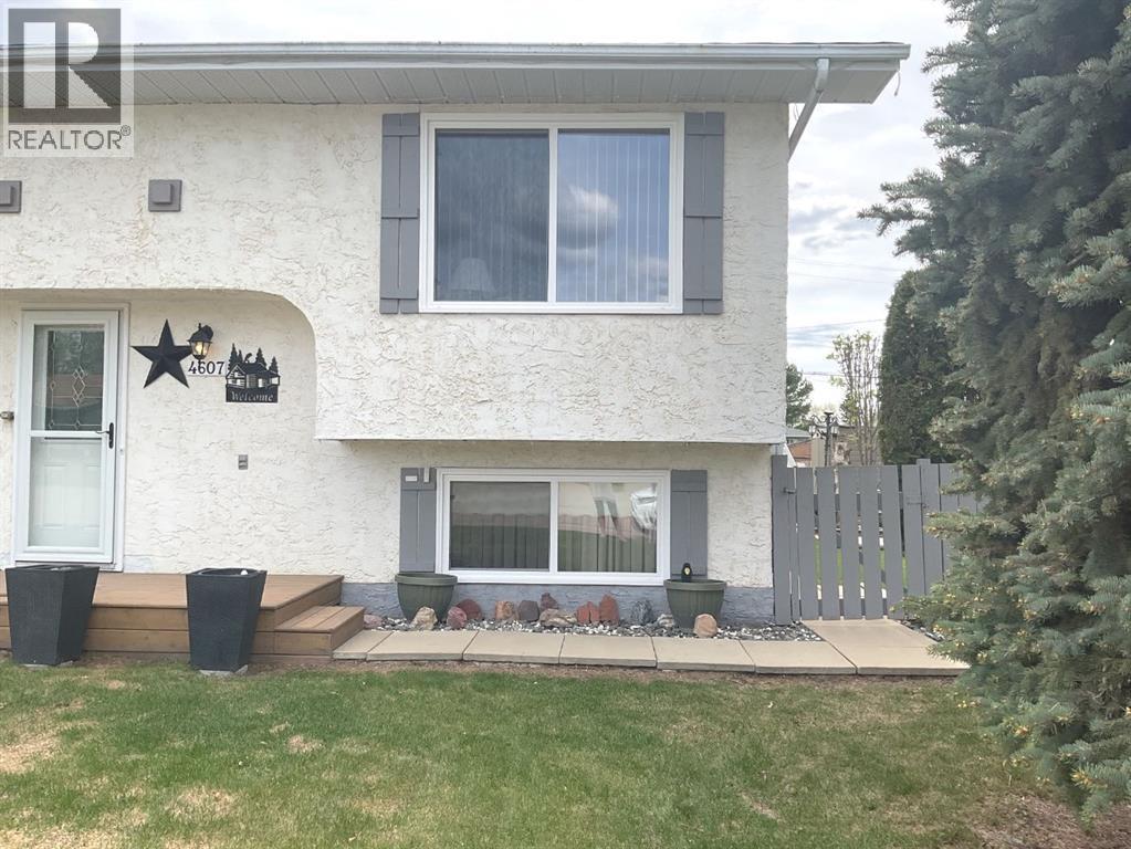 4607 46 Avenue, Mayerthorpe, Alberta