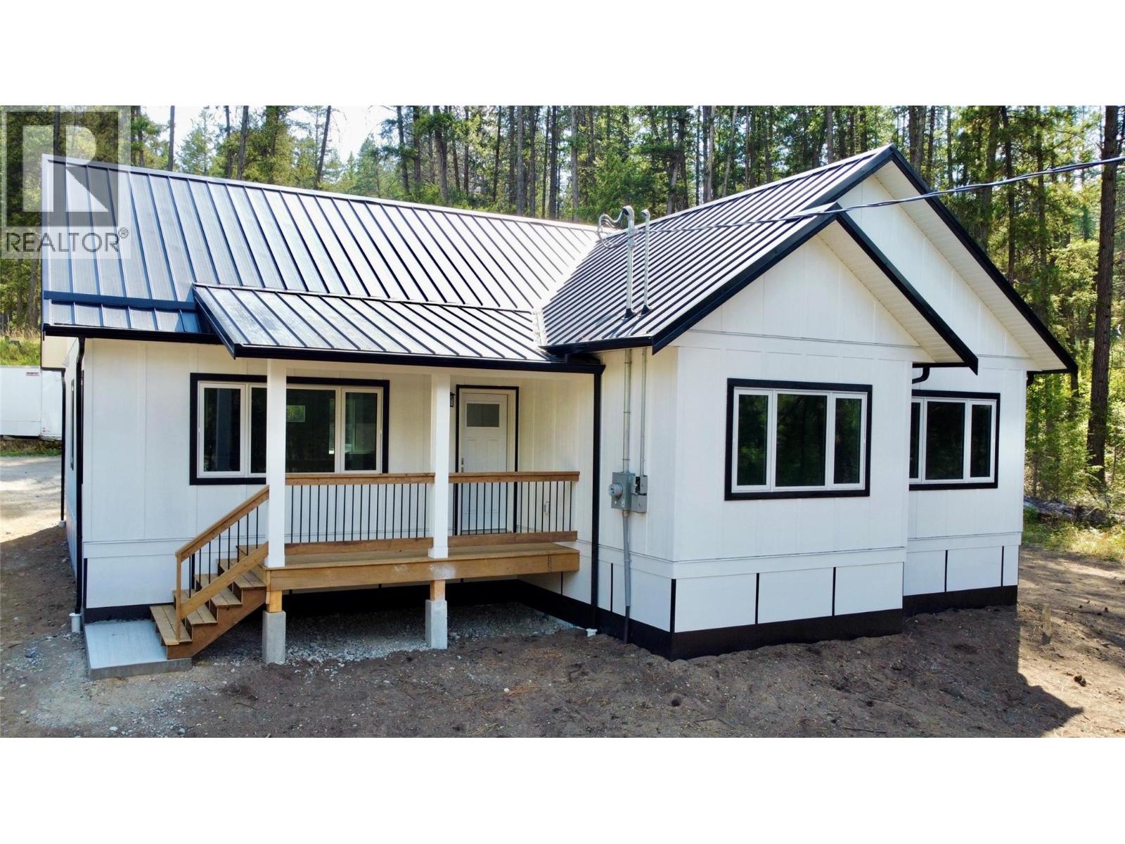 160 3rd Avenue, Christina Lake, British Columbia