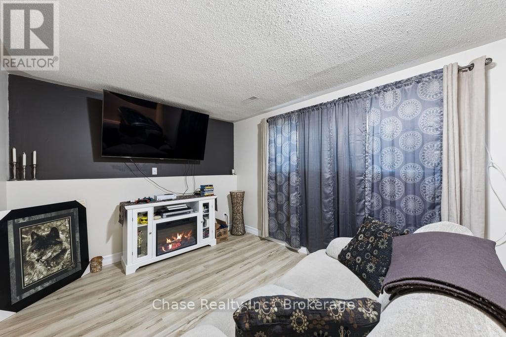 54 Edward Street, Penetanguishene, Ontario  L9M 1J8 - Photo 21 - S13691382