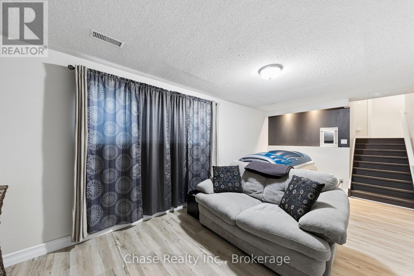 54 Edward Street, Penetanguishene, Ontario  L9M 1J8 - Photo 22 - S13691382