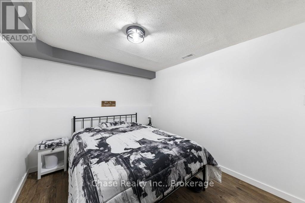 54 Edward Street, Penetanguishene, Ontario  L9M 1J8 - Photo 28 - S13691382