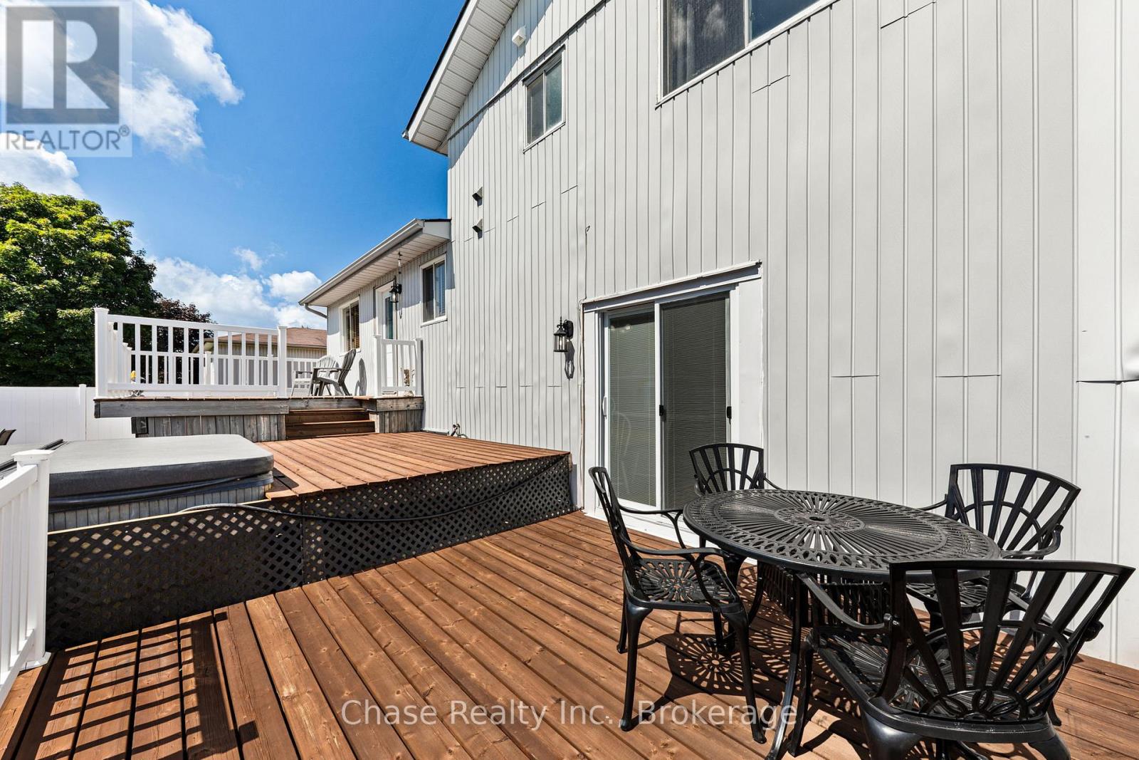 54 Edward Street, Penetanguishene, Ontario  L9M 1J8 - Photo 31 - S13691382