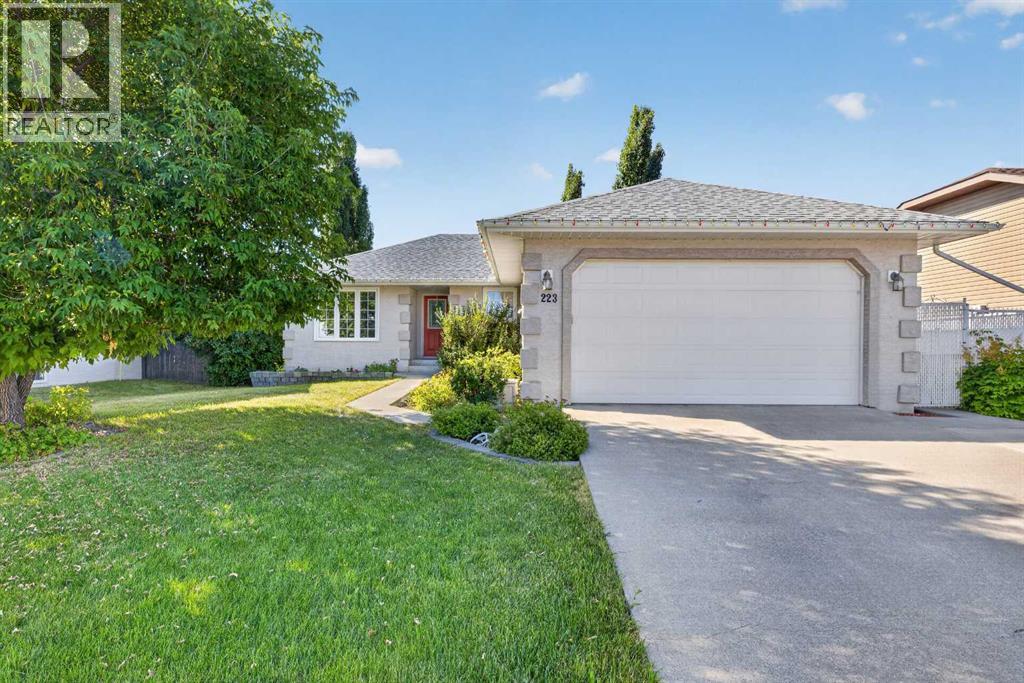 223 10 Avenue NE, Sundre, Alberta  T0M 1X0 - Photo 1 - A2334969