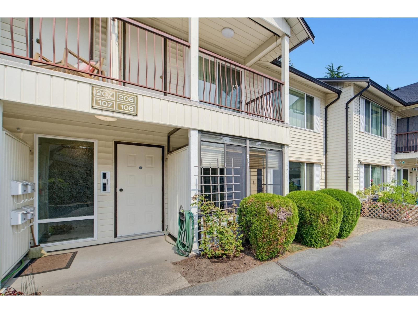 108 2853 W Bourquin Crescent, Abbotsford, British Columbia  V2S 6H6 - Photo 2 - R3156323