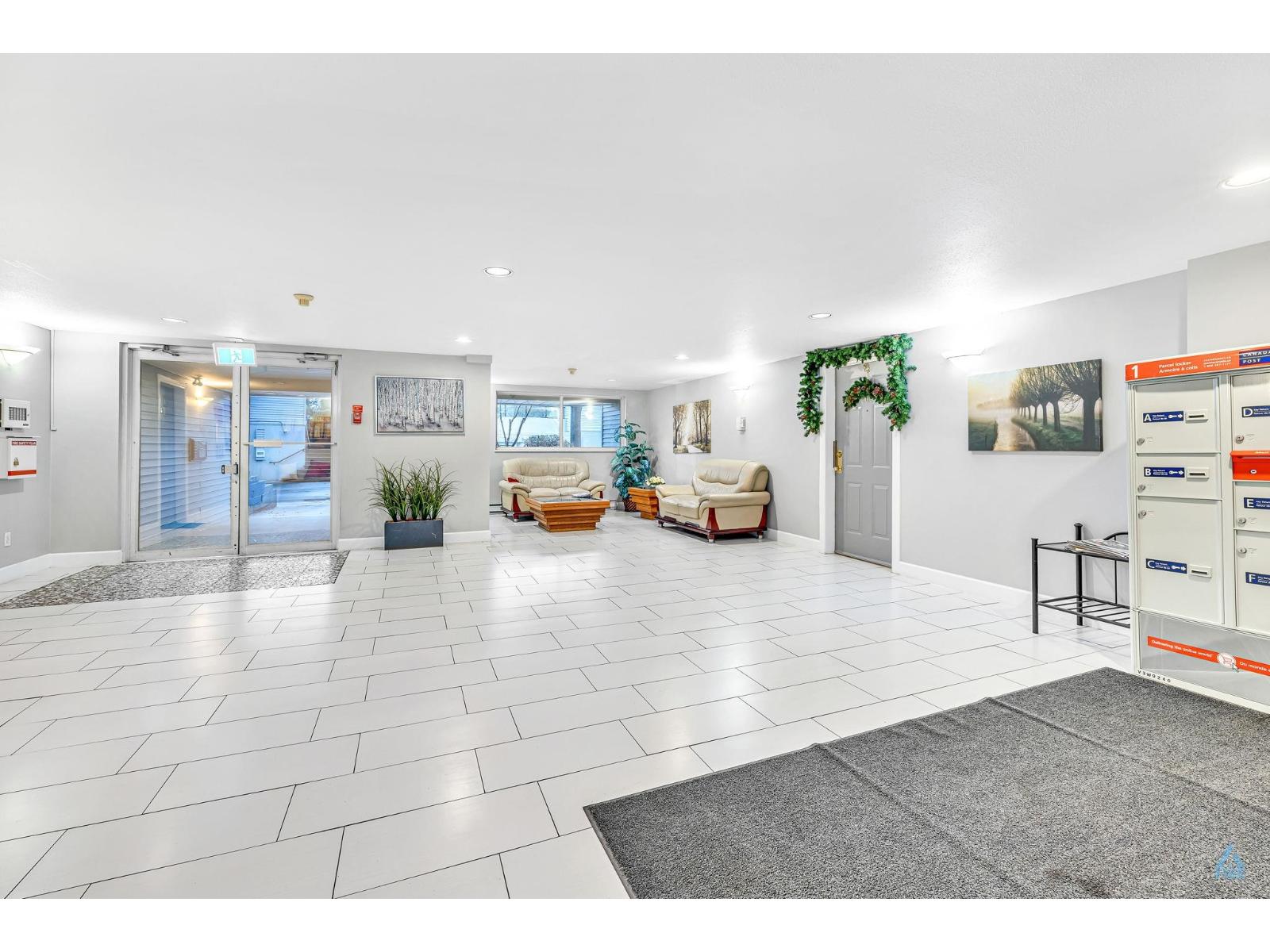 307 13680 84 Avenue, Surrey, British Columbia  V3W 0T6 - Photo 3 - R3156680