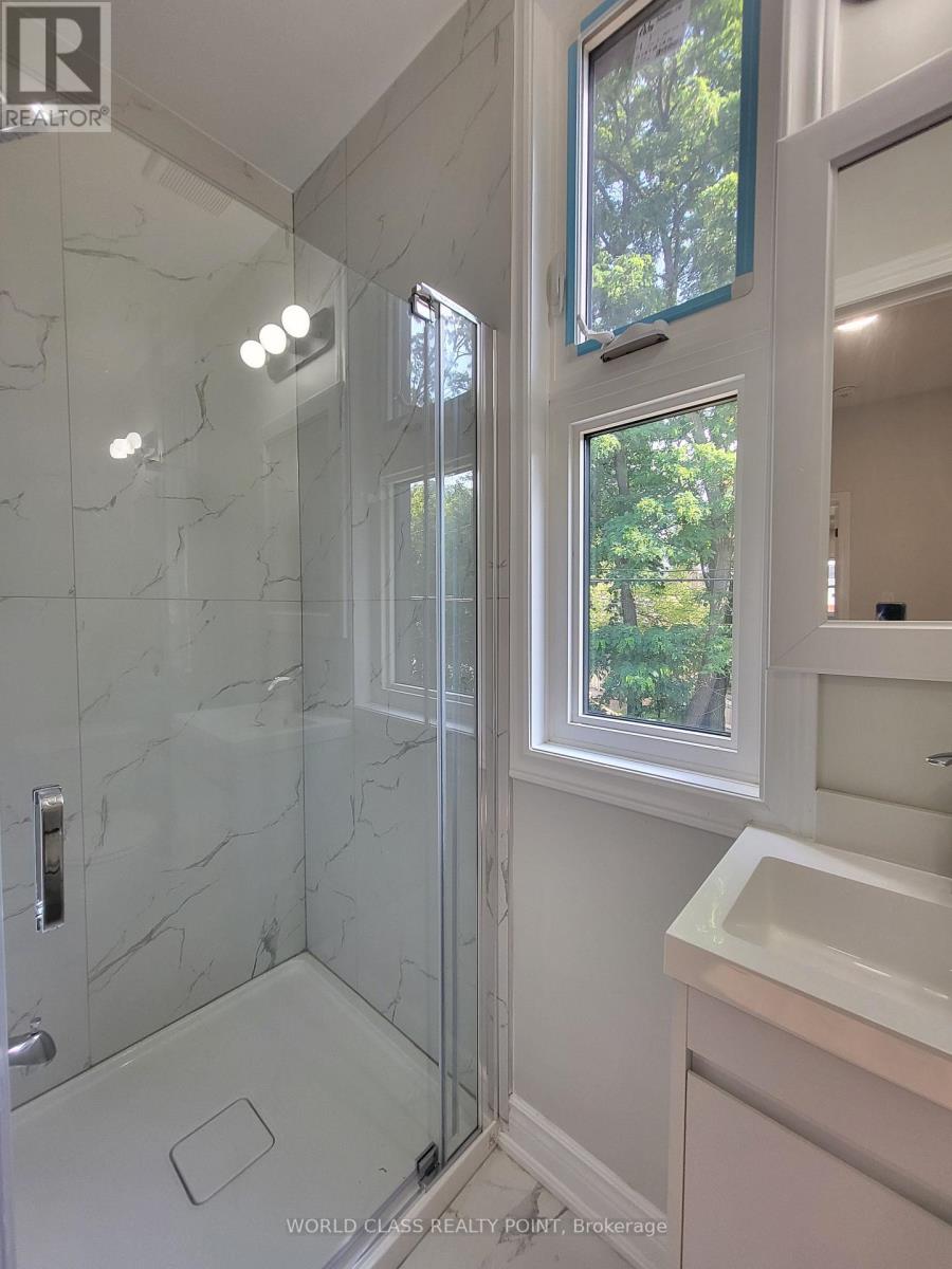 2 - 49 Vine Avenue, Toronto, Ontario  M6P 1V6 - Photo 12 - W13690112