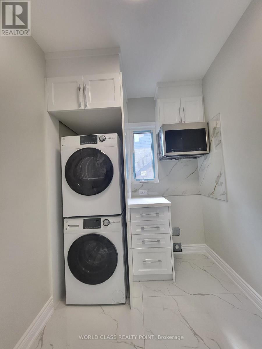 2 - 49 Vine Avenue, Toronto, Ontario  M6P 1V6 - Photo 7 - W13690112