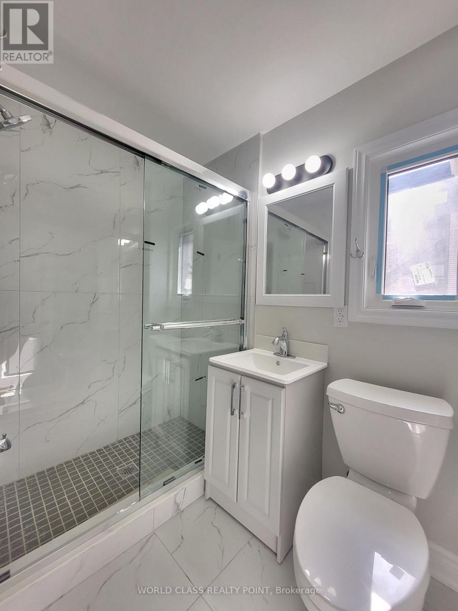 2 - 49 Vine Avenue, Toronto, Ontario  M6P 1V6 - Photo 14 - W13690112