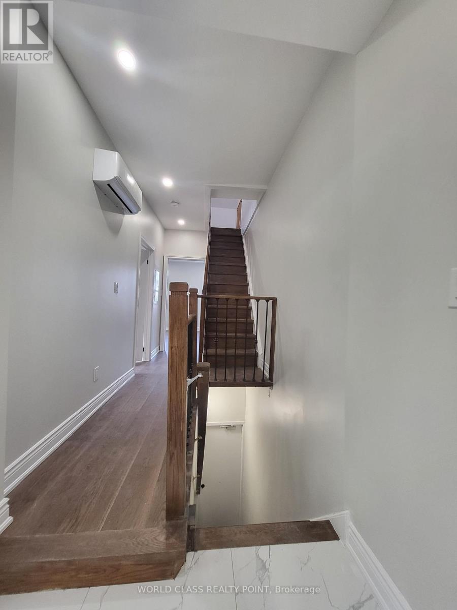 2 - 49 Vine Avenue, Toronto, Ontario  M6P 1V6 - Photo 15 - W13690112