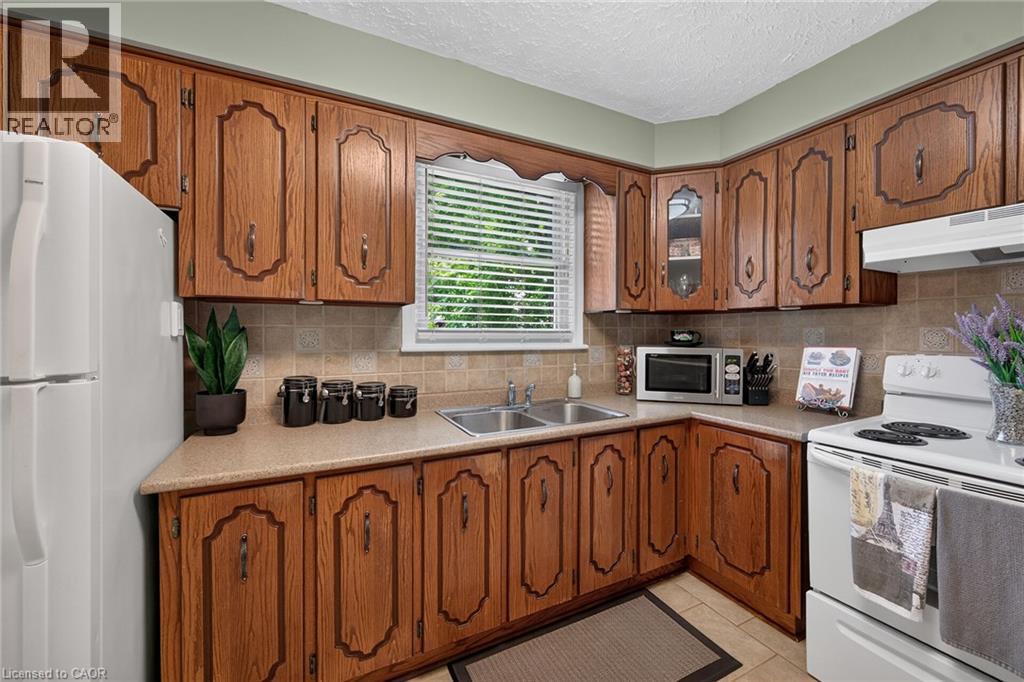 180 East 25th Street, Hamilton, Ontario  L8V 3A5 - Photo 13 - 40850324
