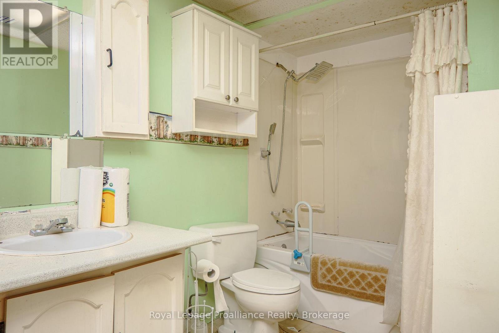 10 Wooler Road, Quinte West, Ontario  K8V 4J5 - Photo 10 - X13691594