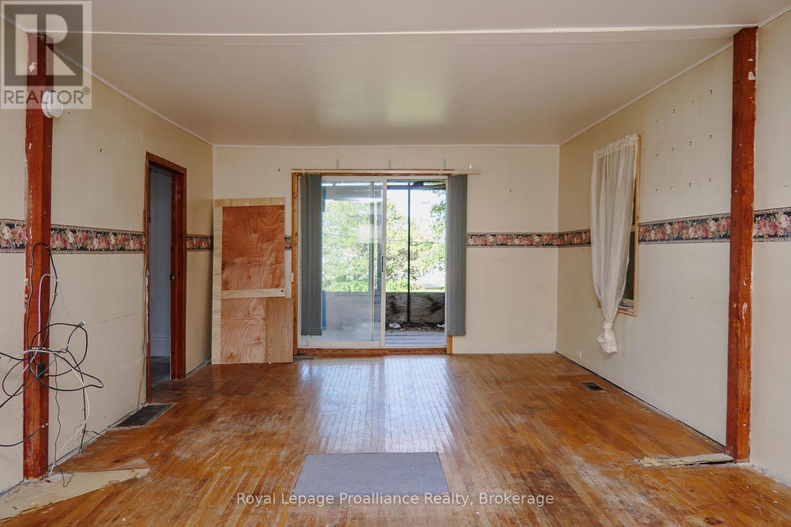 10 Wooler Road, Quinte West, Ontario  K8V 4J5 - Photo 12 - X13691594