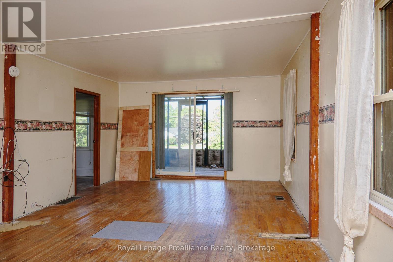 10 Wooler Road, Quinte West, Ontario  K8V 4J5 - Photo 13 - X13691594