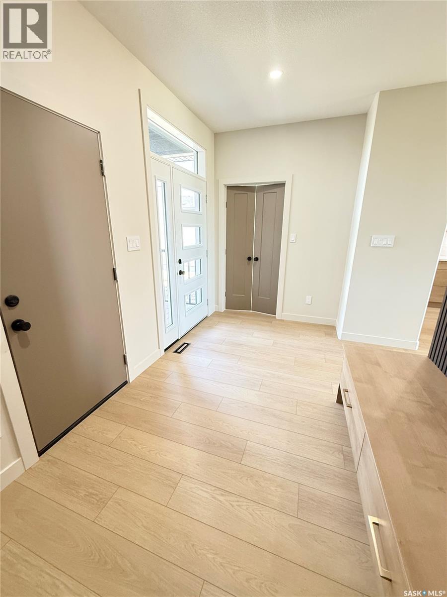 161 Delaet Drive, Weyburn, Saskatchewan  S4H 3B9 - Photo 3 - SK046036