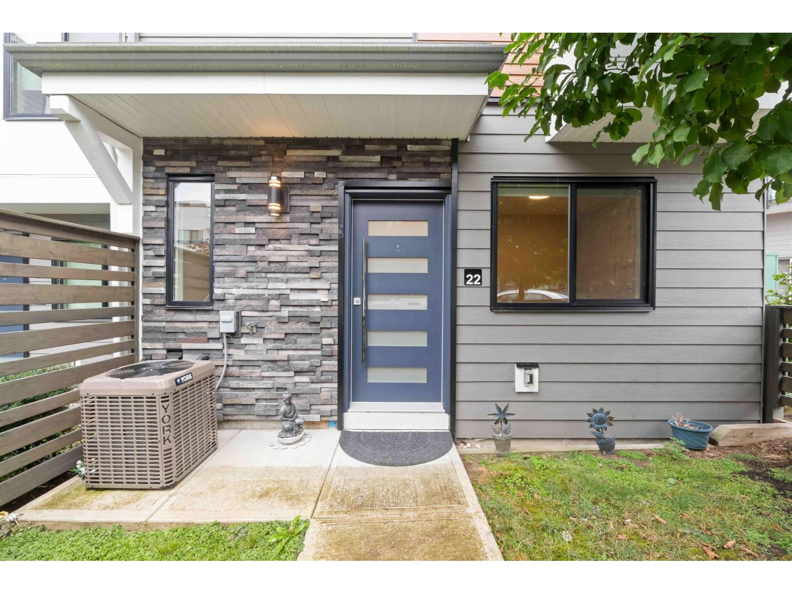 22 1639 162 STREET, Surrey, British Columbia
