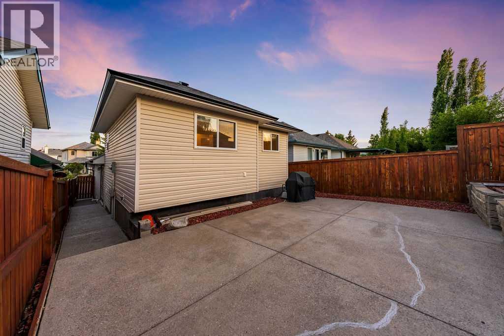 2016 Country Hills Circle NW, Calgary, Alberta  T3K 4Z2 - Photo 2 - A2323882