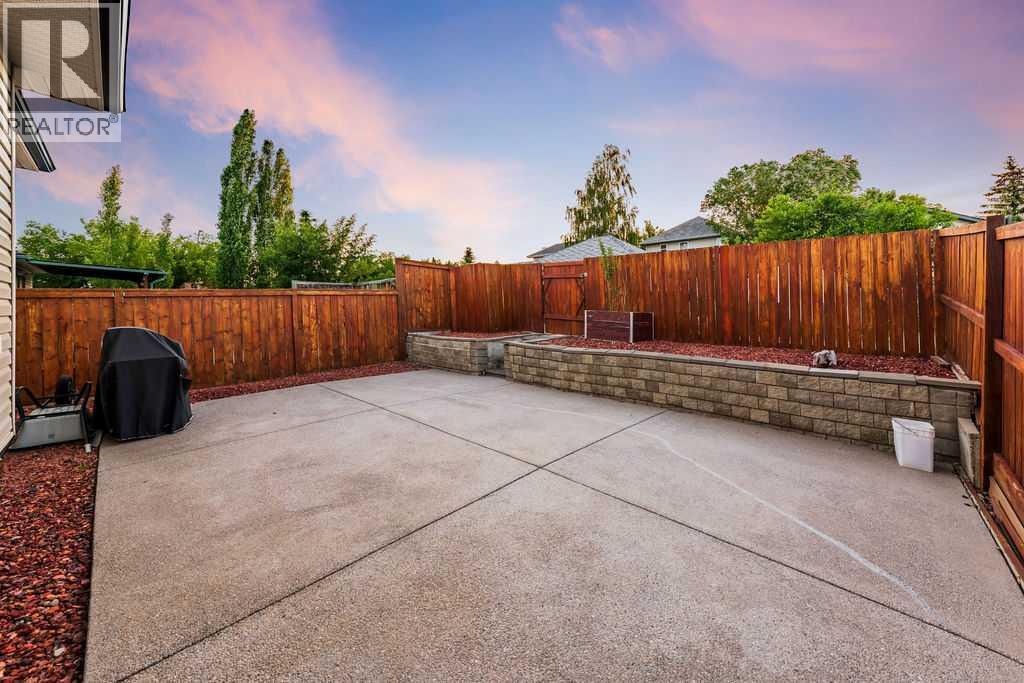 2016 Country Hills Circle NW, Calgary, Alberta  T3K 4Z2 - Photo 3 - A2323882