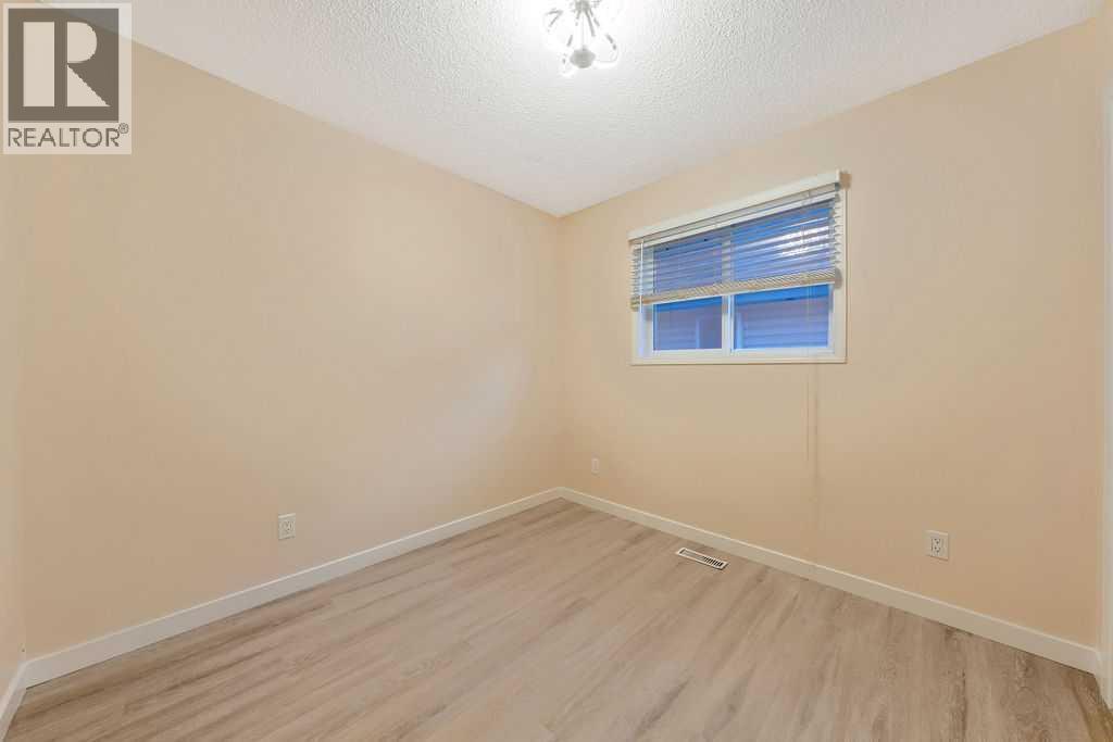 2016 Country Hills Circle NW, Calgary, Alberta  T3K 4Z2 - Photo 18 - A2323882