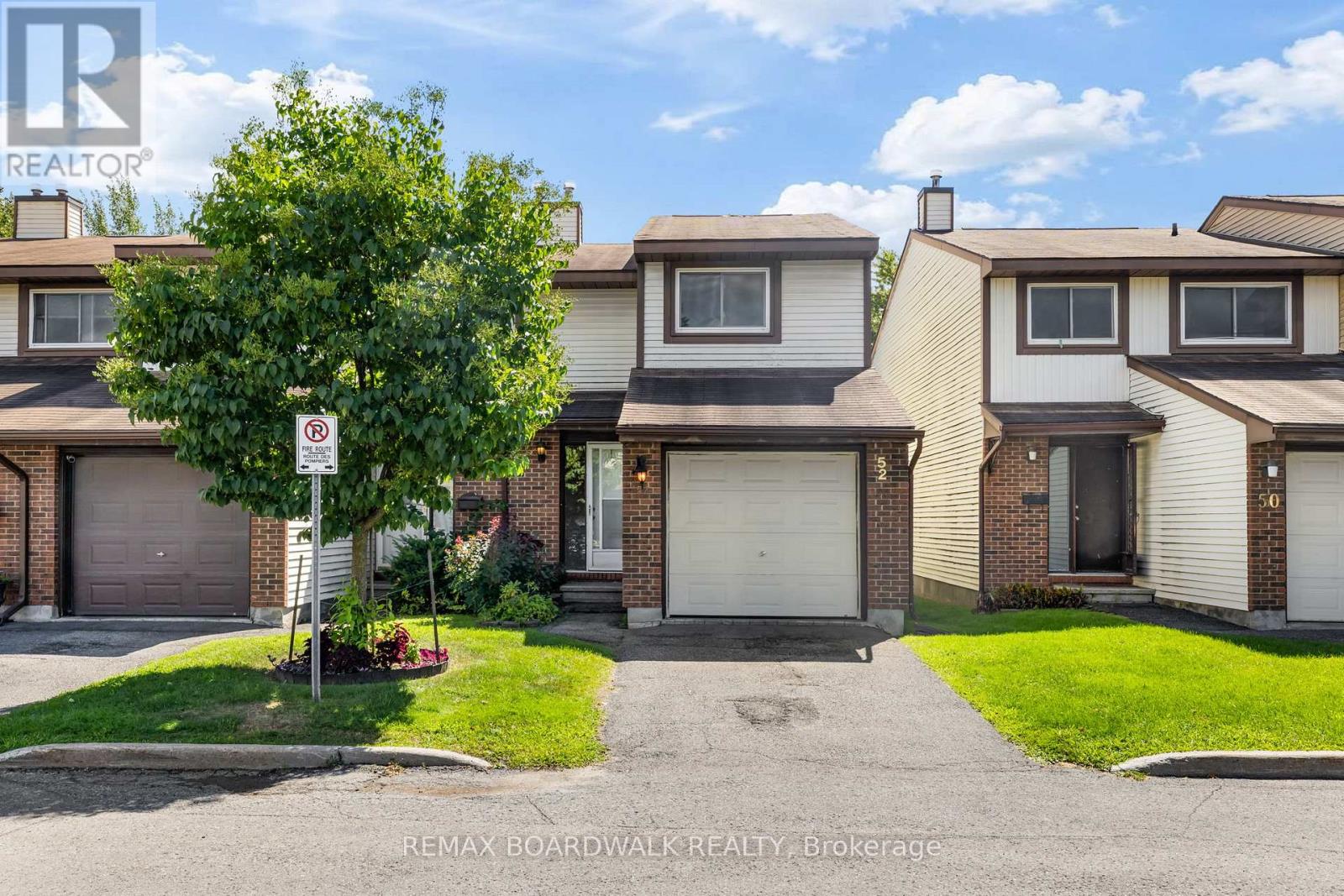52 BANEBERRY CRESCENT, Ottawa, Ontario