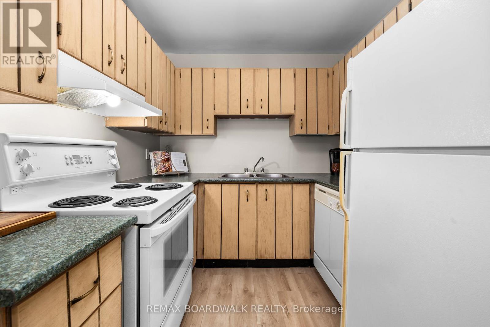 52 Baneberry Crescent, Ottawa, Ontario  K2L 2Y4 - Photo 12 - X13691510