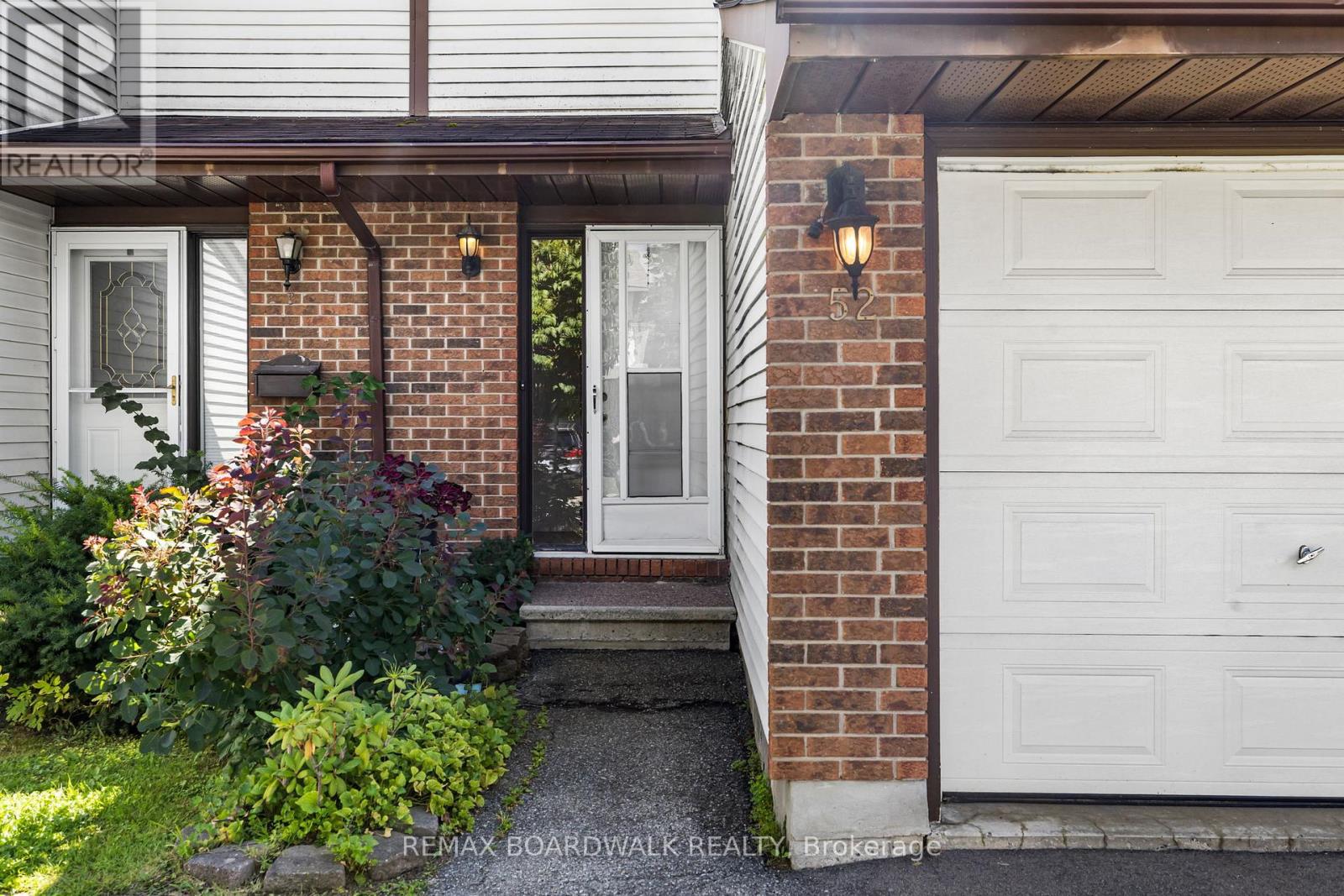 52 Baneberry Crescent, Ottawa, Ontario  K2L 2Y4 - Photo 3 - X13691510
