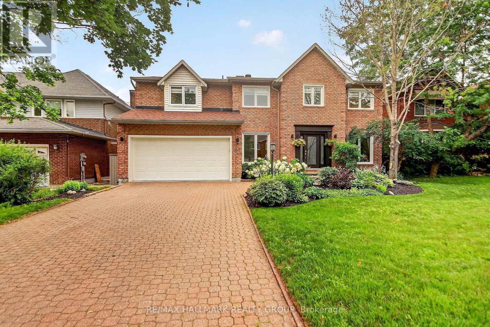 185 KNUDSON DRIVE, Ottawa, Ontario