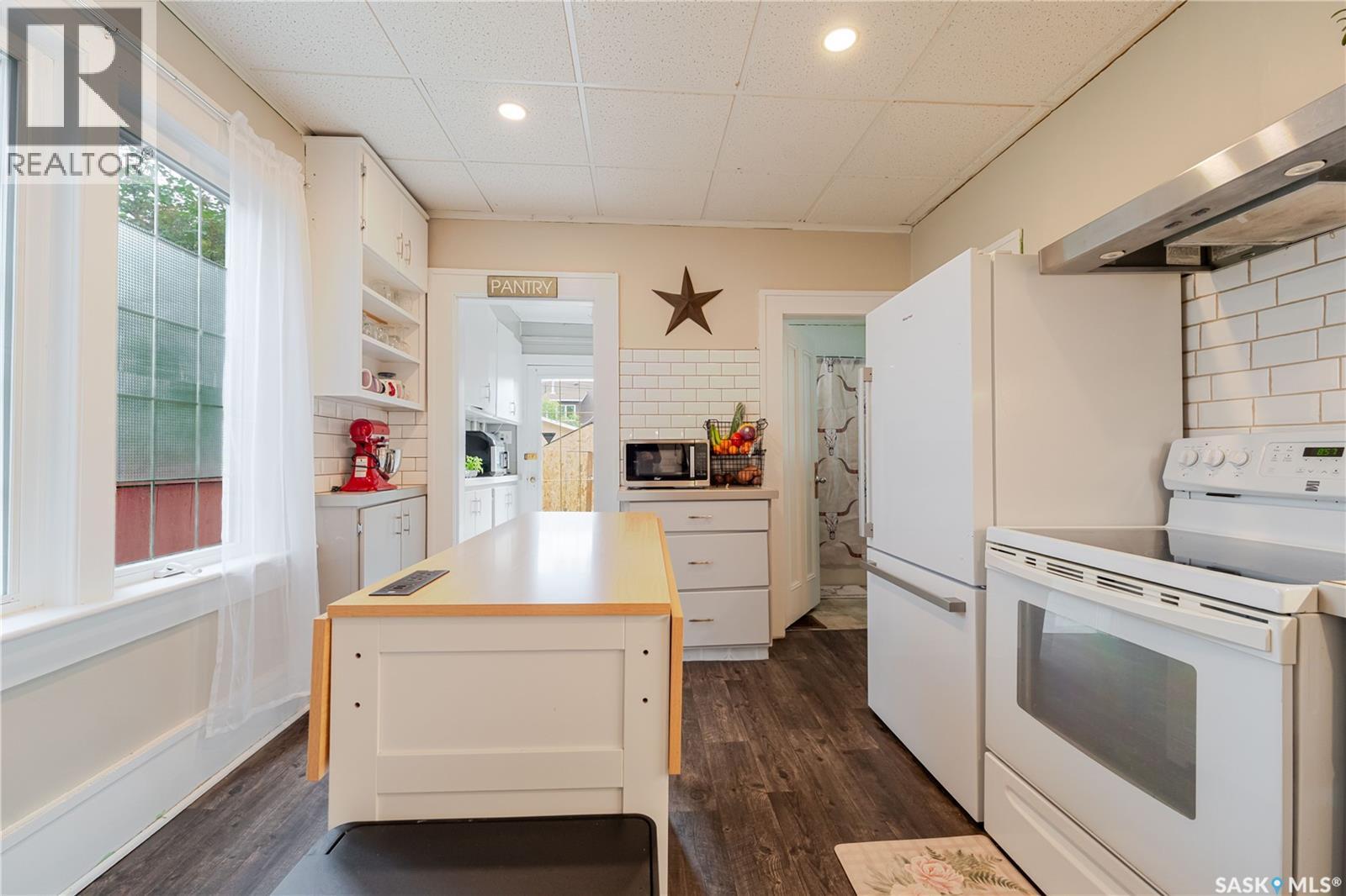 1041 2nd Avenue Nw, Moose Jaw, Saskatchewan  S6H 3R3 - Photo 24 - SK044534