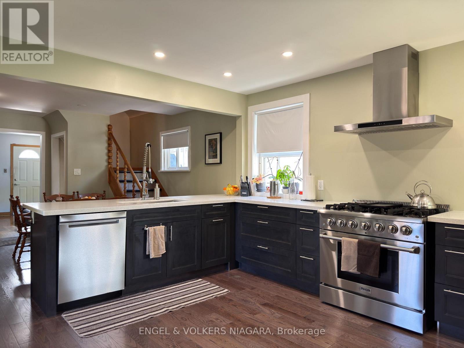 61 Hamilton Street, St. Catharines, Ontario  L2S 1K8 - Photo 13 - X13691588