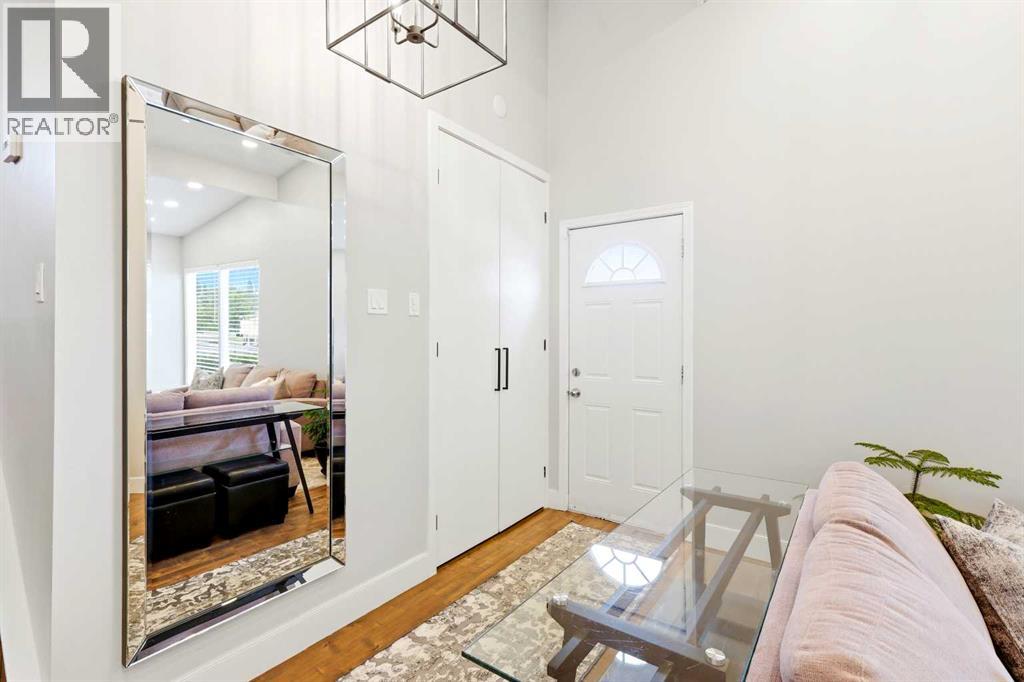 2516 63 Avenue SW, Calgary, Alberta  T3E 5J5 - Photo 3 - A2324720