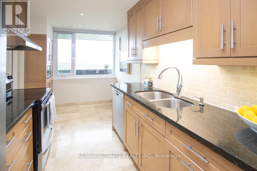 2504 - 75 Wynford Heights Crescent, Toronto, Ontario  M3C 3H9 - Photo 11 - C13691532