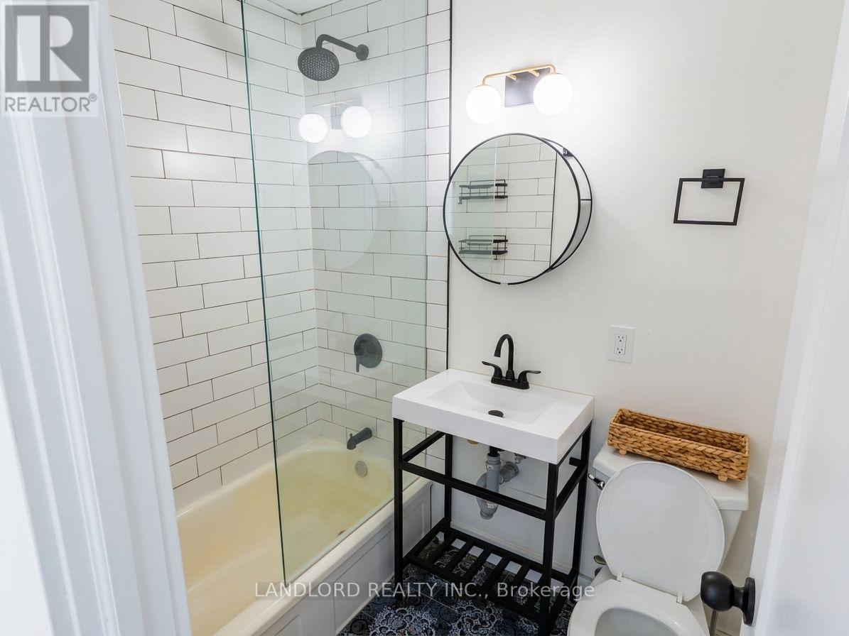 402 - 420 Eglinton Avenue E, Toronto, Ontario  M4P 1L8 - Photo 12 - C13691534