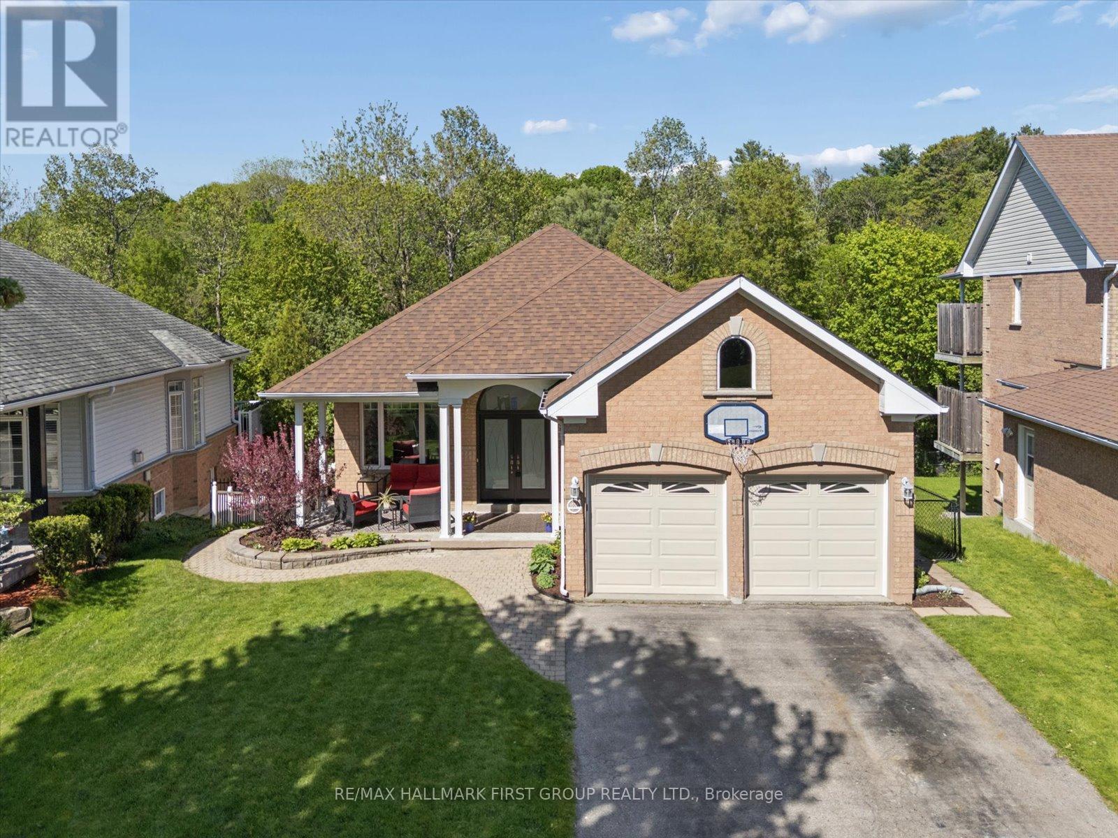 1028 HIGHBROOKE COURT, Oshawa, Ontario