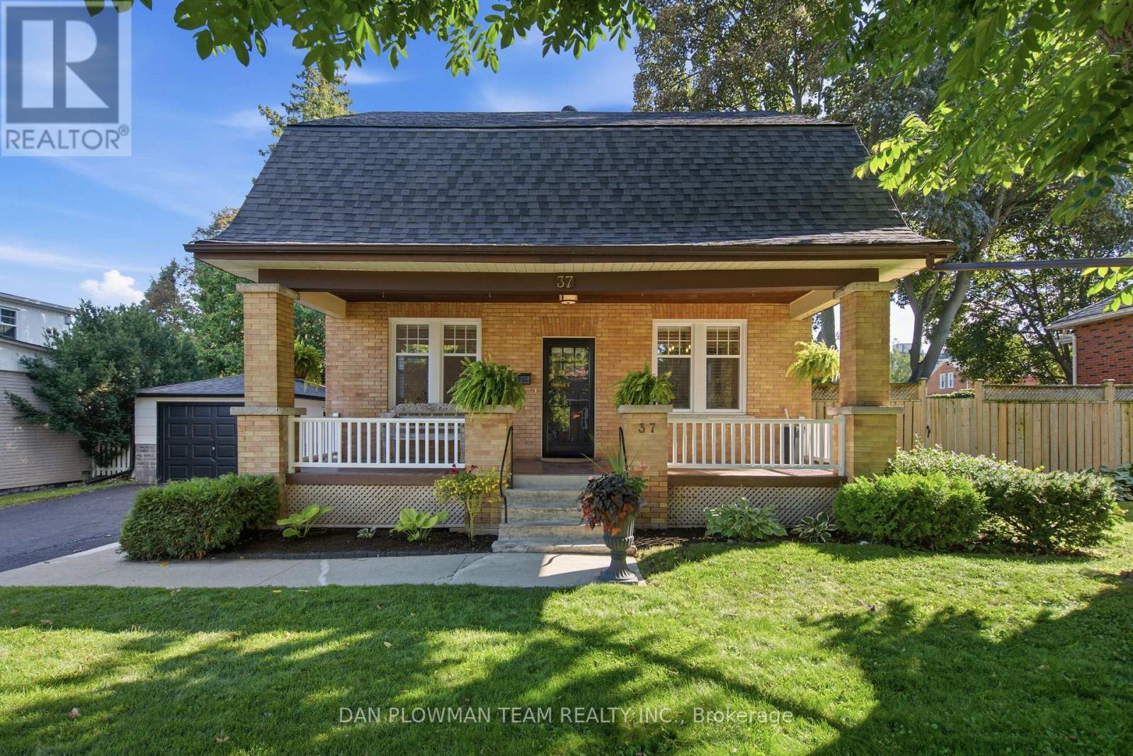 37 WELLINGTON STREET, Clarington, Ontario
