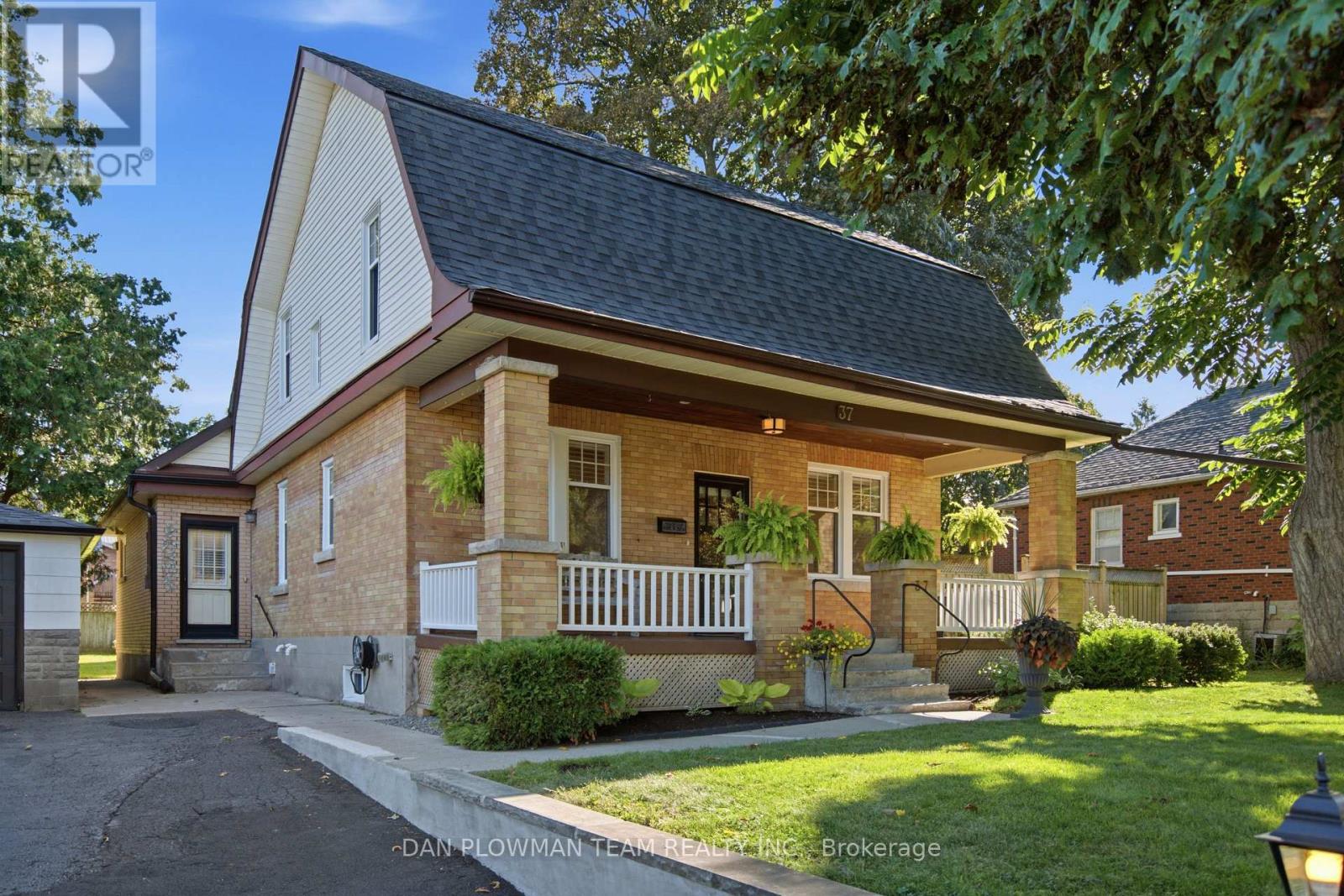 37 Wellington Street, Clarington, Ontario  L1C 1V4 - Photo 3 - E13691500