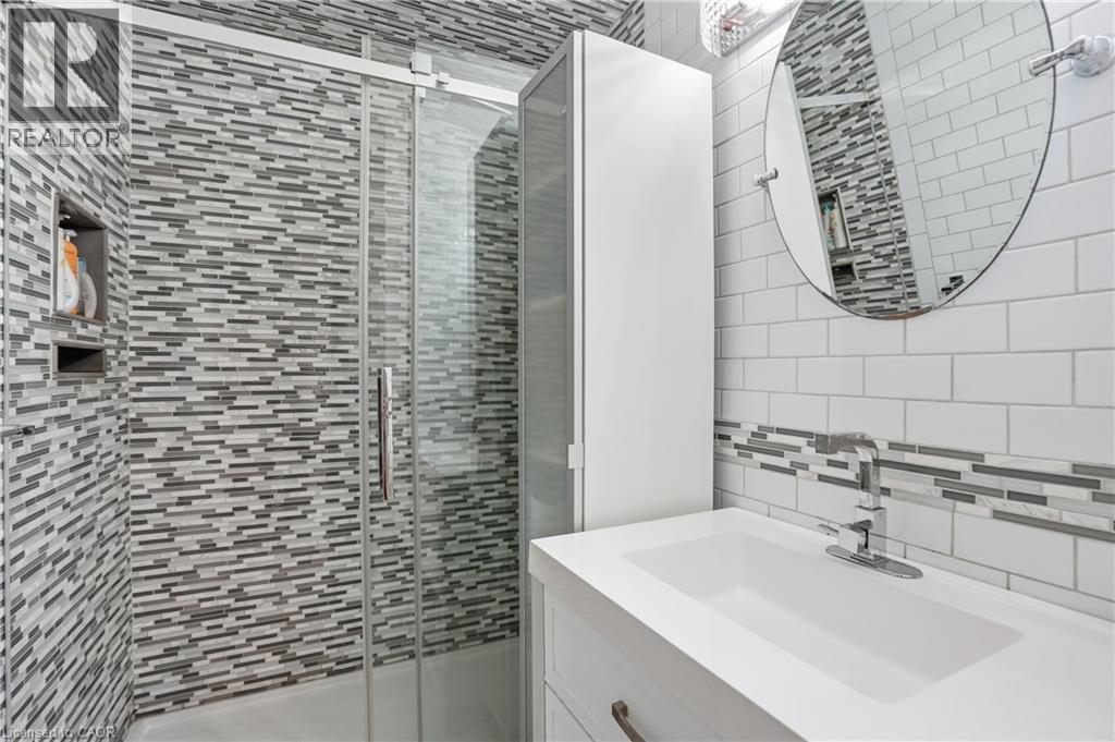 176 Albion Falls Boulevard, Hamilton, Ontario  L8W 1R6 - Photo 22 - 40856882