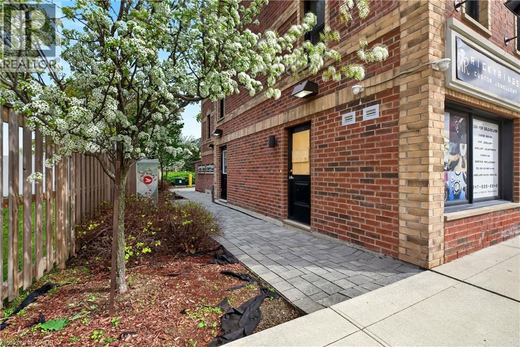 760 Lakeshore Road E Unit# 201, Mississauga, Ontario  L5E 1C7 - Photo 4 - 40856783