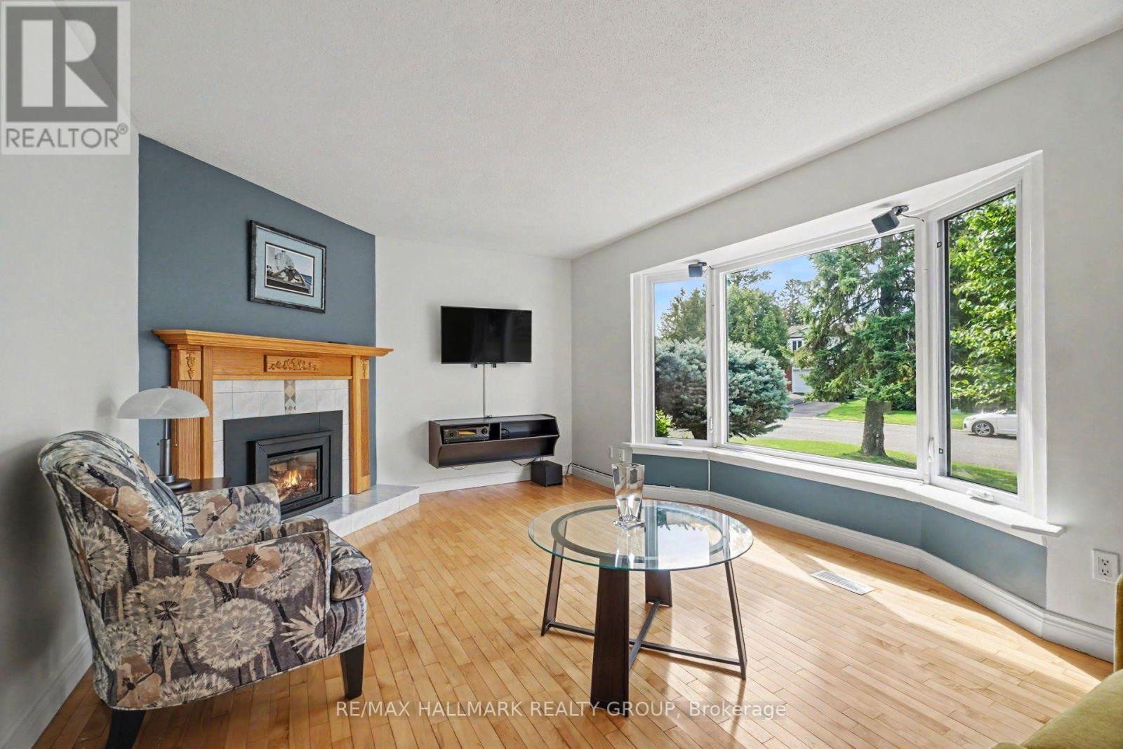 279 Pintail Terrace, Ottawa, Ontario  K1E 1Z9 - Photo 3 - X13688986