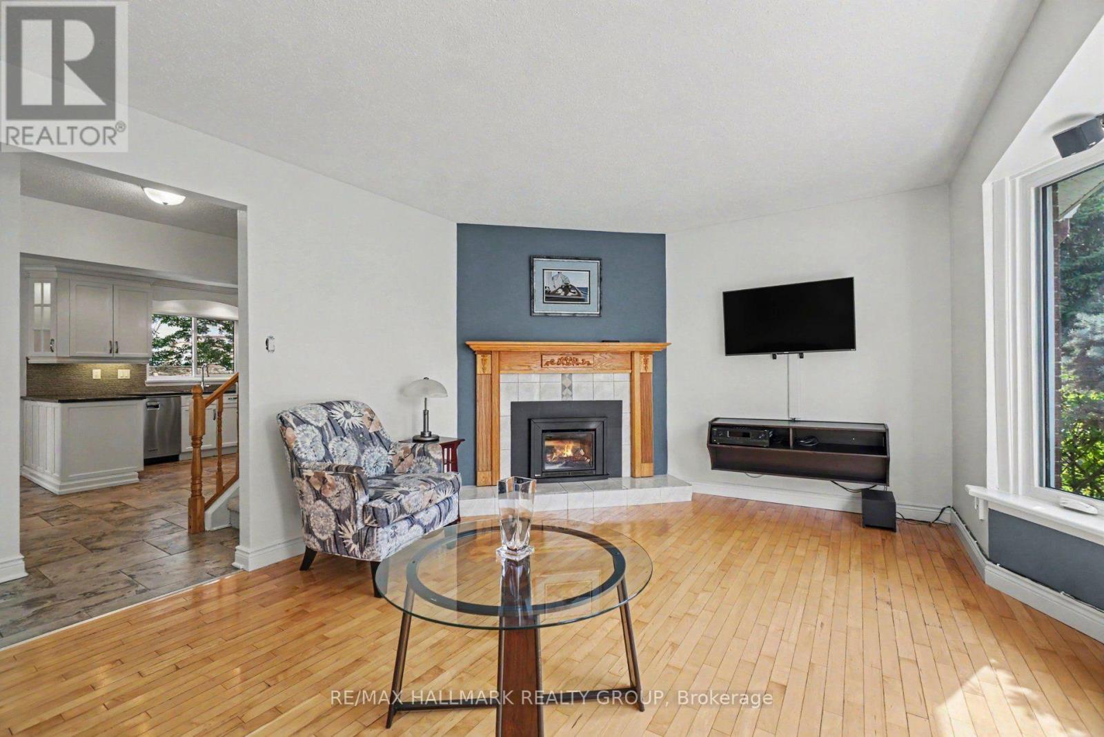 279 Pintail Terrace, Ottawa, Ontario  K1E 1Z9 - Photo 4 - X13688986